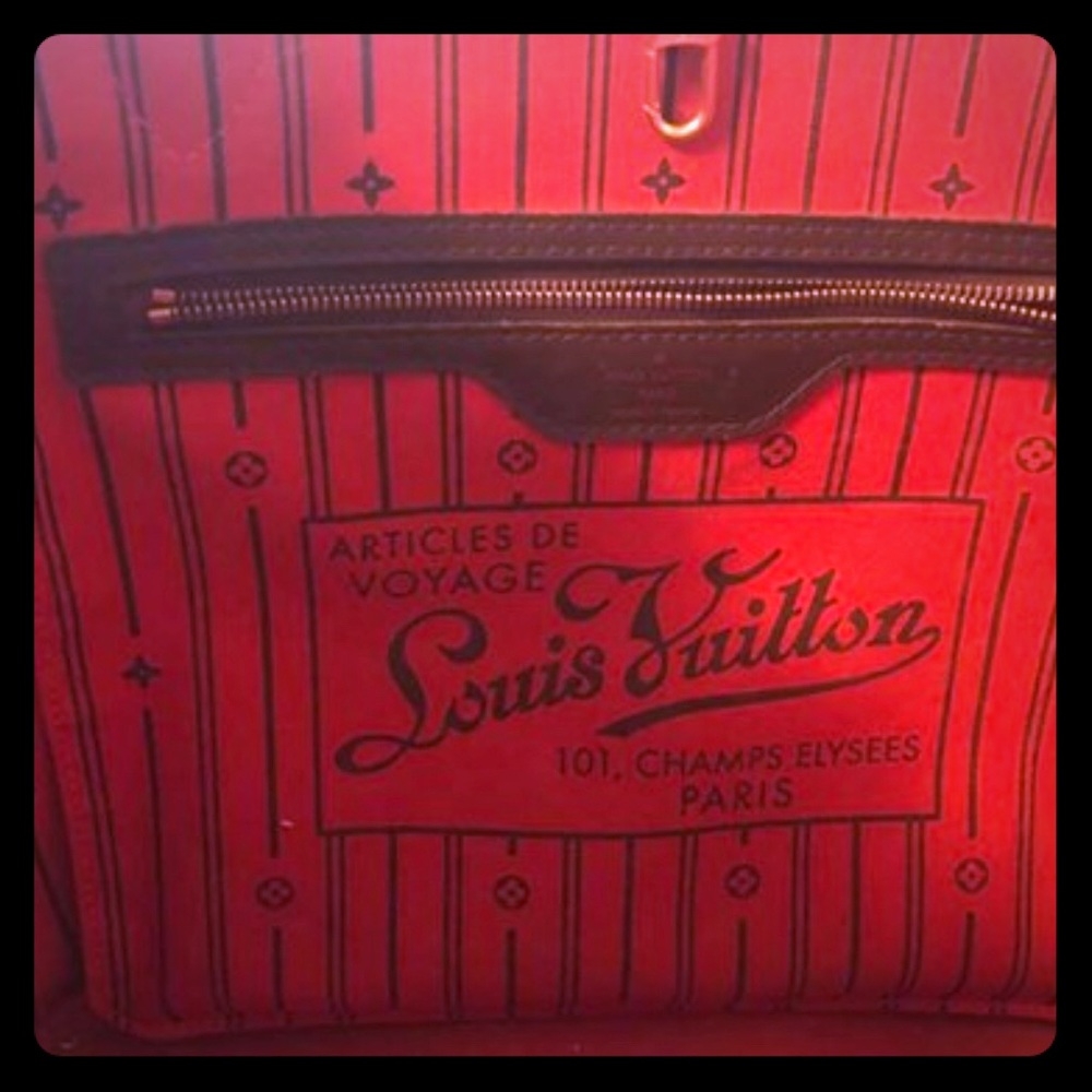 Louis Vuitton Neverfull purse